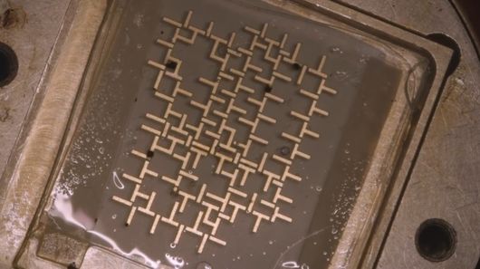 Engineers create a computer with a water droplet processor